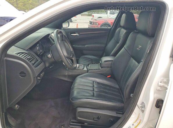 2C3CCABTXGH234111 2016 CHRYSLER 300 White Вид салону спереду