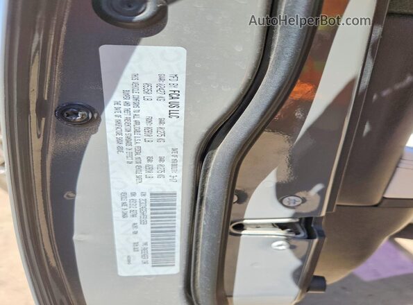 2C3CCAGG5HH591659 2017 CHRYSLER 300 Gray Вид підкапотного простору