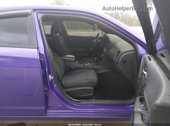 2C3CDXBG2JH306431 2018 DODGE CHARGER Purple Widok wnętrza z przodu
