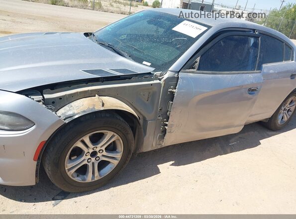 2C3CDXBG8HH529437 2017 DODGE CHARGER Серебряный Вид спереди