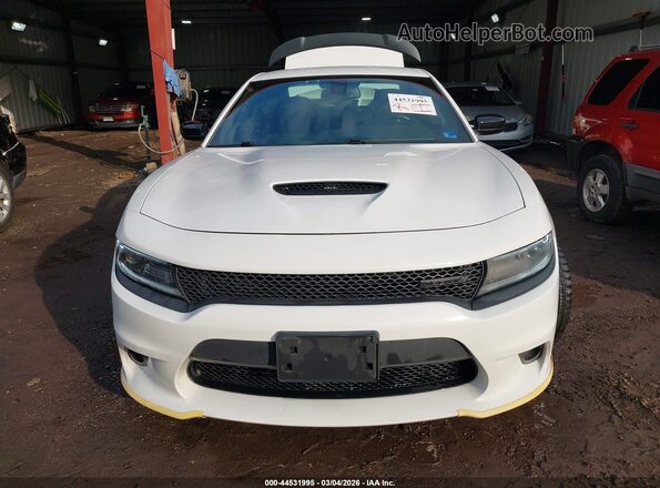 2C3CDXHG6MH569811 2021 DODGE CHARGER White Widok wnętrza z tyłu