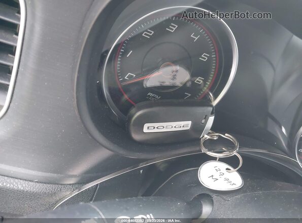 2C3CDXKT5KH697315 2019 DODGE CHARGER Burgundy Vista del salpicadero