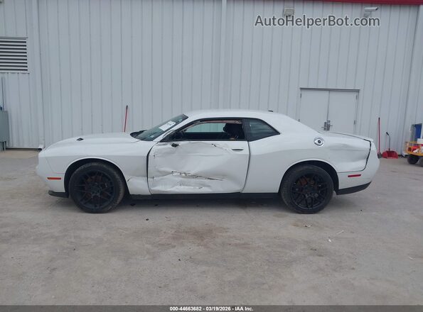 2C3CDZAG1GH275517 2016 DODGE CHALLENGER White 