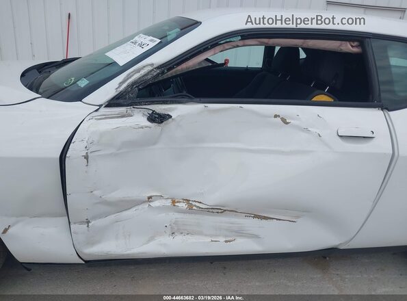 2C3CDZAG1GH275517 2016 DODGE CHALLENGER White 