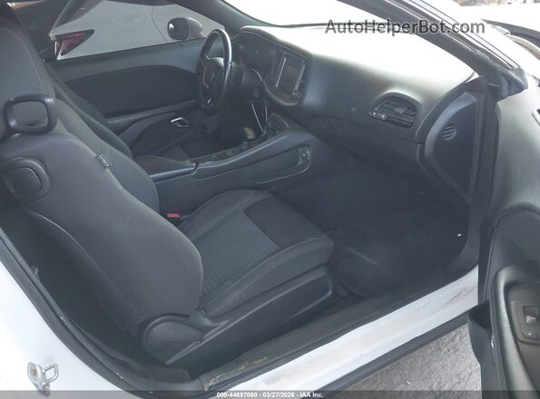 2C3CDZAG7HH584782 2017 DODGE CHALLENGER White Սալոնի դիմացի տեսք