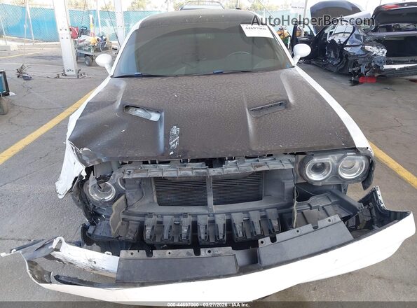 2C3CDZAG7HH584782 2017 DODGE CHALLENGER White Սարքավորումների վահանակի տեսք