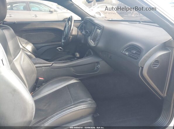 2C3CDZAG9KH551483 2019 DODGE CHALLENGER White Vista interior delantera