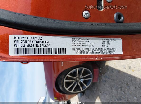 2C3CDZBT0NH144054 2022 DODGE CHALLENGER Orange Vista del compartimento del motor
