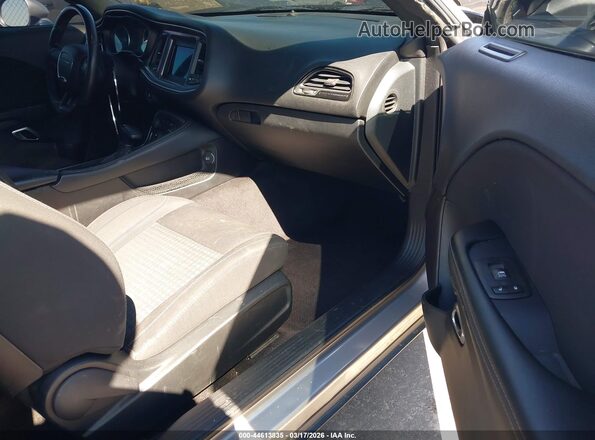 2C3CDZBT4JH225018 2018 DODGE CHALLENGER Silver Vista interior delantera