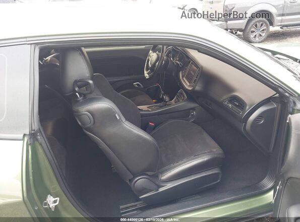 2C3CDZBT4NH233822 2022 DODGE CHALLENGER Green წინა სალონის ხედი