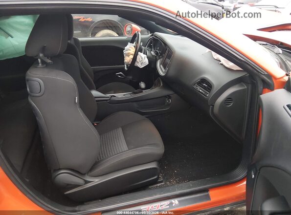 2C3CDZFJ5NH254297 2022 DODGE CHALLENGER Orange Vista interior delantera