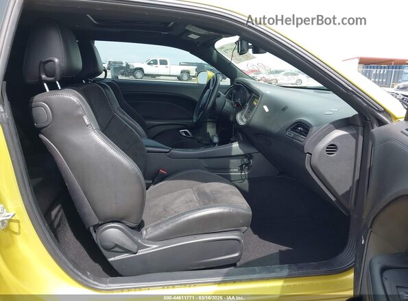 2C3CDZFJ6MH590121 2021 DODGE CHALLENGER Green Front interior view