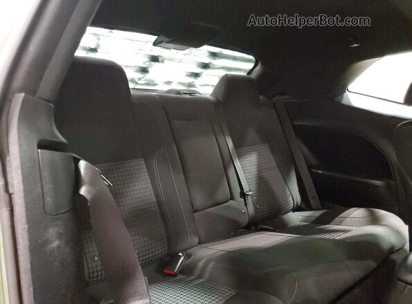 2C3CDZGG3KH759852 2019 DODGE CHALLENGER Green Հետևի նստատեղերի տեսք