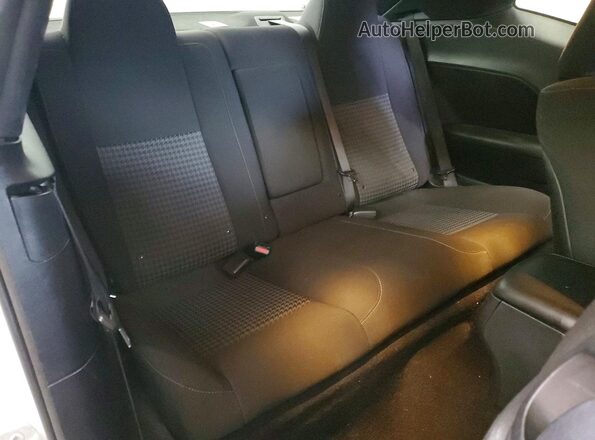 2C3CDZJG4NH136897 2022 DODGE CHALLENGER White Rear seats view