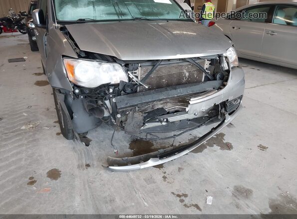 2C4RC1BG0GR287077 2016 CHRYSLER TOWN & COUNTRY Серебряный Вид спереди