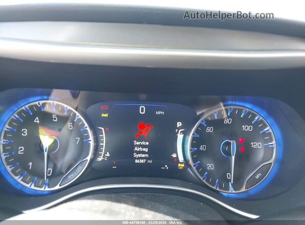 2C4RC1BG0PR621284 2023 CHRYSLER PACIFICA Silver Widok tylnych siedzeń