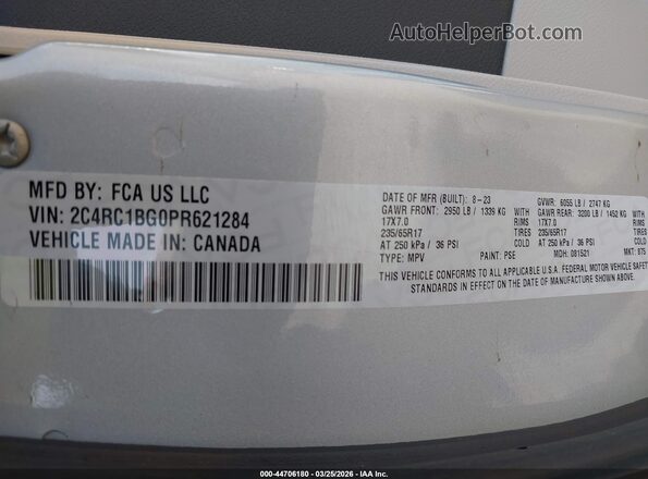 2C4RC1BG0PR621284 2023 CHRYSLER PACIFICA Silver Widok komory silnika