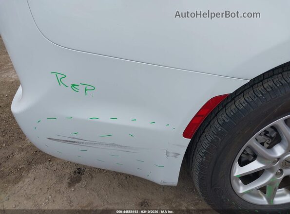 2C4RC1BG0RR144472 2024 CHRYSLER PACIFICA White Front view