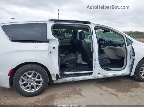 2C4RC1BG0RR144472 2024 CHRYSLER PACIFICA White Rear interior view