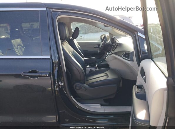 2C4RC1BG2PR627331 2023 CHRYSLER PACIFICA Black Front interior view