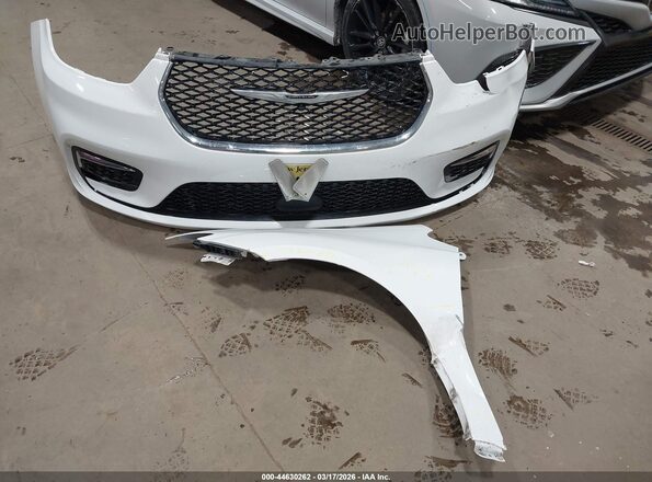 2C4RC1BG4RR182917 2024 CHRYSLER PACIFICA White VIN კოდის სტიკერის ხედი