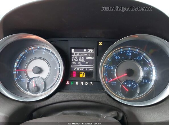 2C4RC1BG5GR252941 2016 CHRYSLER TOWN & COUNTRY Red Widok tylnych siedzeń