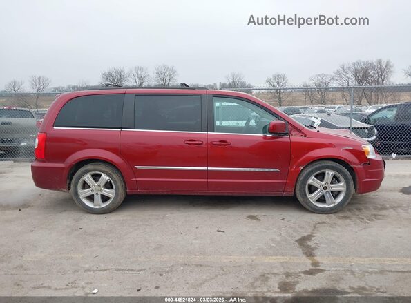 2C4RC1BG5GR252941 2016 CHRYSLER TOWN & COUNTRY Red Widok wnętrza z tyłu