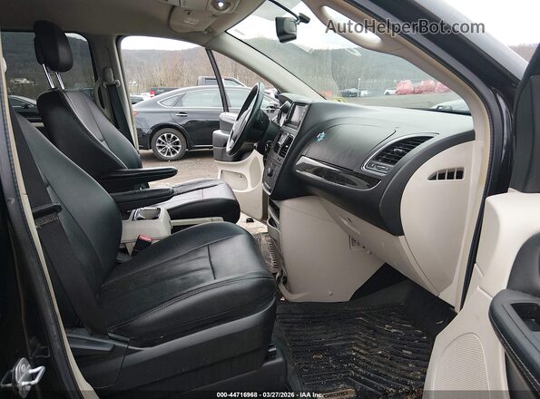 2C4RC1BG5GR293005 2016 CHRYSLER TOWN & COUNTRY Black Front interior view