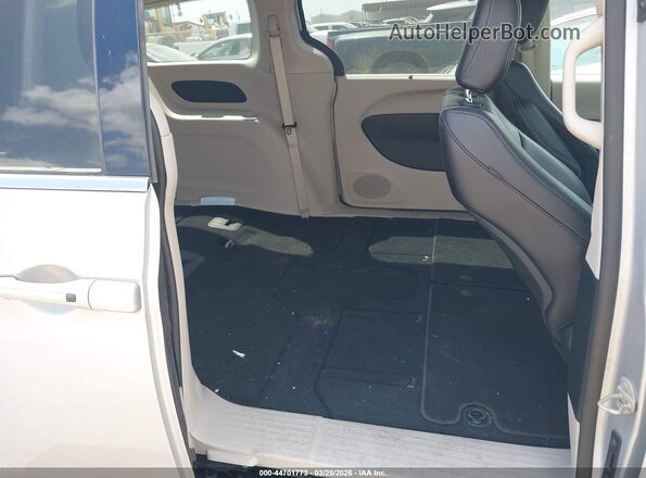 2C4RC1BG6PR536627 2023 CHRYSLER PACIFICA Silver Vista de la etiqueta del VIN
