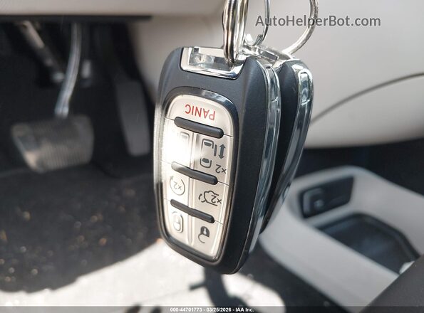2C4RC1BG6PR536627 2023 CHRYSLER PACIFICA Silver Vista del salpicadero