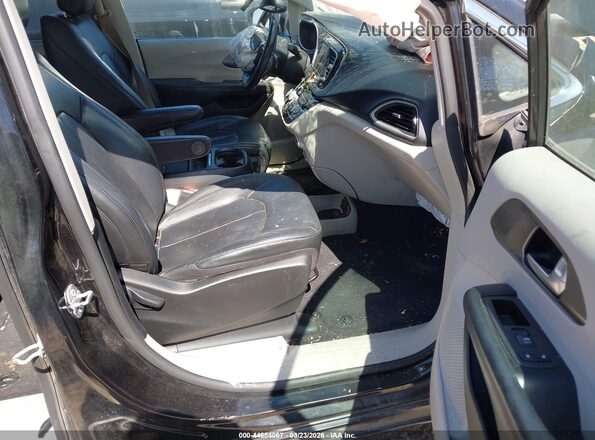 2C4RC1BG7LR268780 2020 CHRYSLER PACIFICA Черный Вид салона спереди