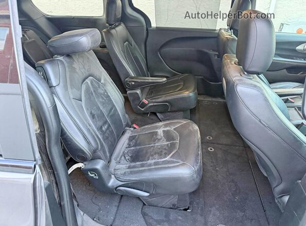2C4RC1BG9JR353892 2018 CHRYSLER PACIFICA Gray Вид ззаду