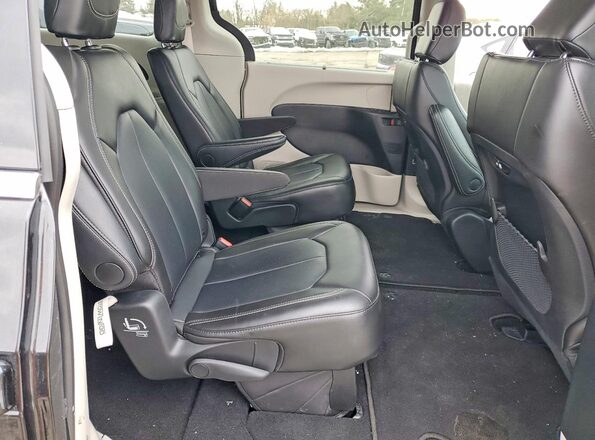 2C4RC1BG9RR100695 2024 CHRYSLER PACIFICA Black Vista interior trasera