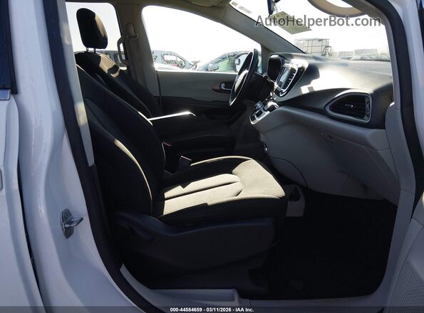 2C4RC1CG0NR203349 2022 CHRYSLER VOYAGER White Vista interior delantera