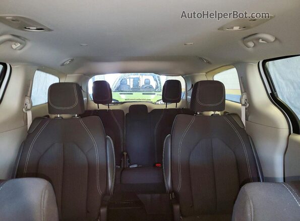 2C4RC1CG2PR557442 2023 CHRYSLER VOYAGER Белый Вид задних сидений
