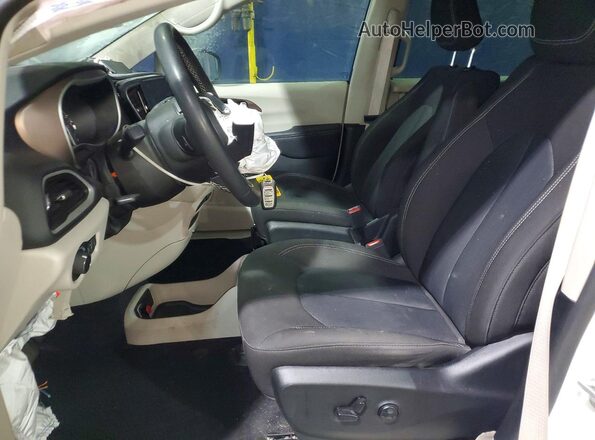 2C4RC1CG2PR623665 2023 CHRYSLER VOYAGER White Vista interior delantera