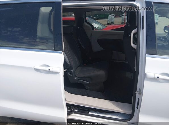 2C4RC1CG4NR153104 2022 CHRYSLER VOYAGER Белый Вид наклейки с VIN-кодом