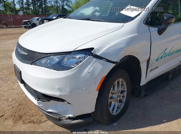 2C4RC1CG4SR571061 2025 CHRYSLER VOYAGER Белый Вид спереди
