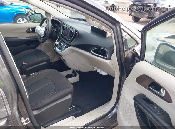 2C4RC1CG5NR204139 2022 CHRYSLER VOYAGER Gray Вид салону спереду