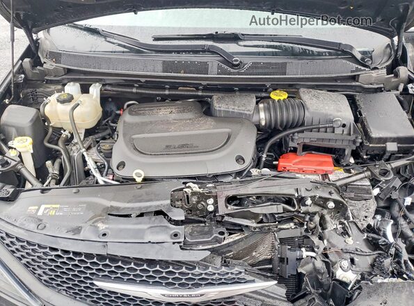 2C4RC1CG5RR101390 2024 CHRYSLER VOYAGER Black Widok komory silnika