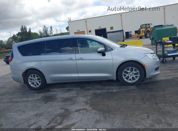 2C4RC1CG7PR548428 2023 CHRYSLER VOYAGER Silver Вид задньої частини салону