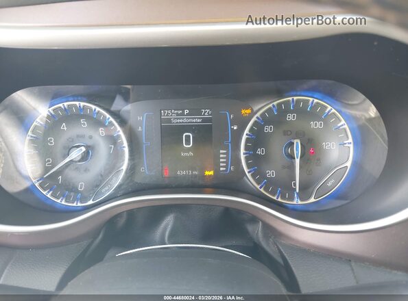 2C4RC1CG7PR548428 2023 CHRYSLER VOYAGER Silver Вид задніх сидінь