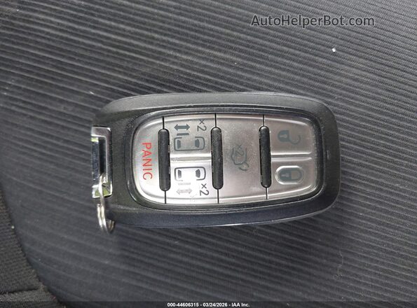 2C4RC1DG2HR512968 2017 CHRYSLER PACIFICA Blue Առջևի վահանակի տեսք