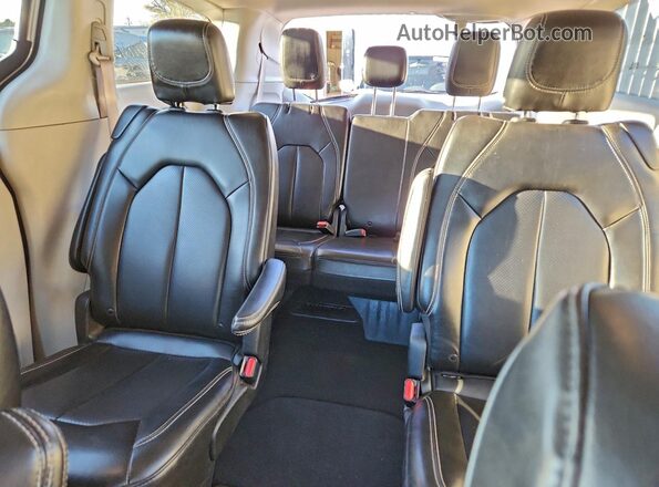 2C4RC1DG7MR546902 2021 CHRYSLER VOYAGER Silver Rear seats view