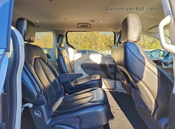 2C4RC1DG7MR546902 2021 CHRYSLER VOYAGER Silver Rear interior view
