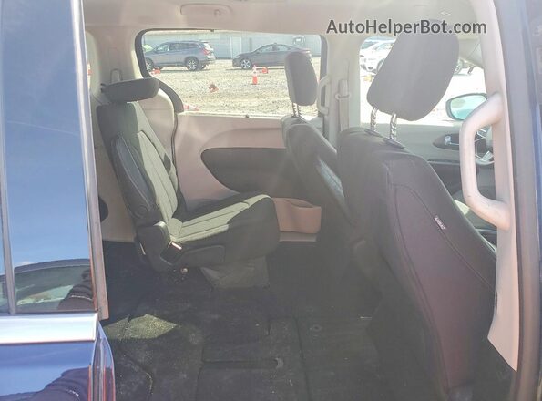 2C4RC1FG1KR559512 2019 CHRYSLER PACIFICA Blue უკანა სალონის ხედი