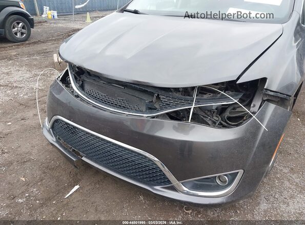 2C4RC1FG2JR175527 2018 CHRYSLER PACIFICA Gray Widok z przodu