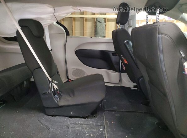 2C4RC1FG9MR556389 2021 CHRYSLER PACIFICA Silver უკანა სალონის ხედი