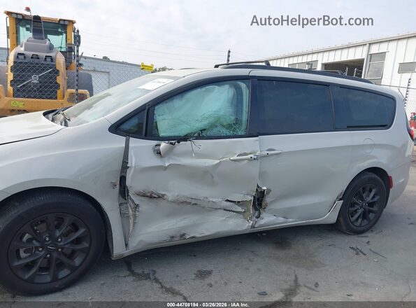 2C4RC1GG0MR503160 2021 CHRYSLER PACIFICA Cream Widok z przodu