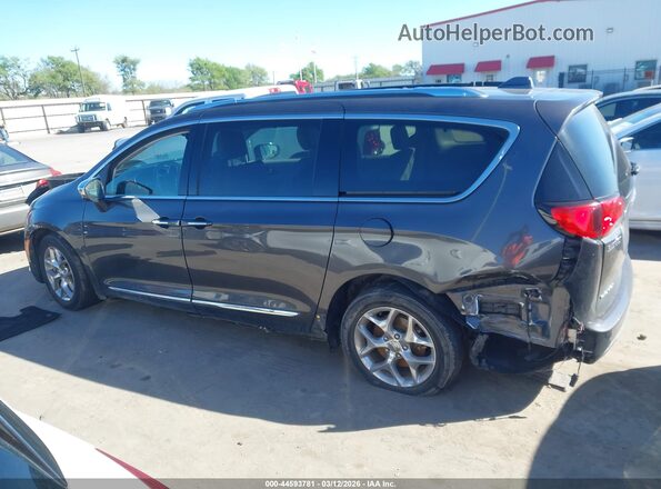 2C4RC1GG3KR551586 2019 CHRYSLER PACIFICA Gray Rear interior view
